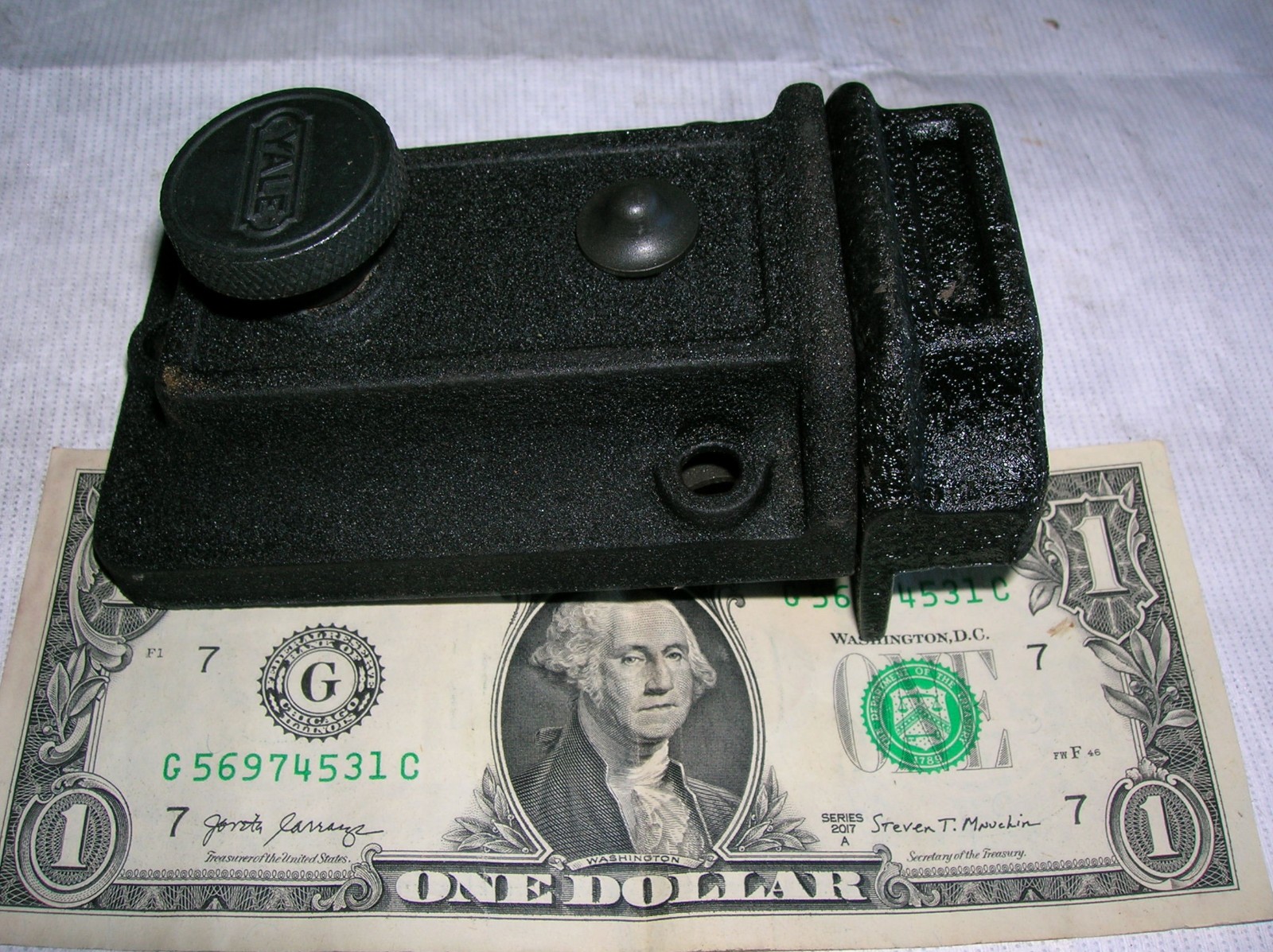 Vintage Yale Cast Iron Door Rim Lock Latch Deadbolt Night Latch Indoor 938