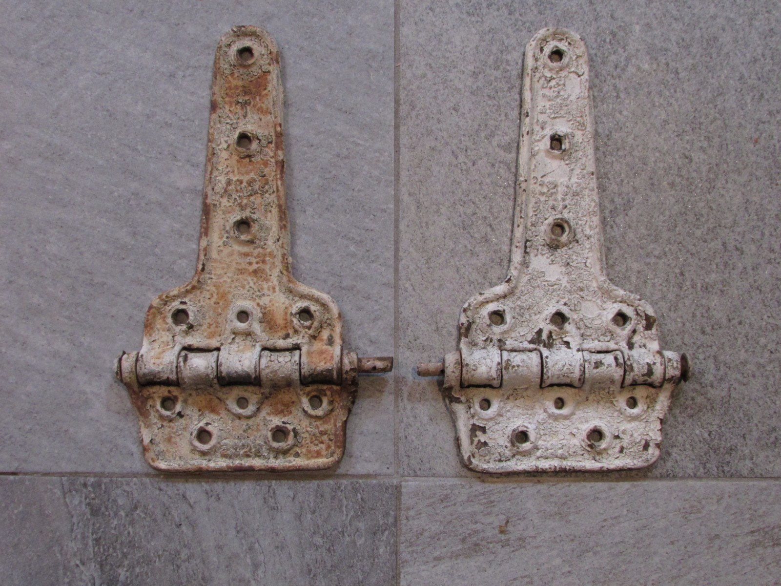 PAIR OF MASSIVE VINTAGE CAST IRON RAILROAD BOX CAR DOOR HINGES HEAVY DUTY