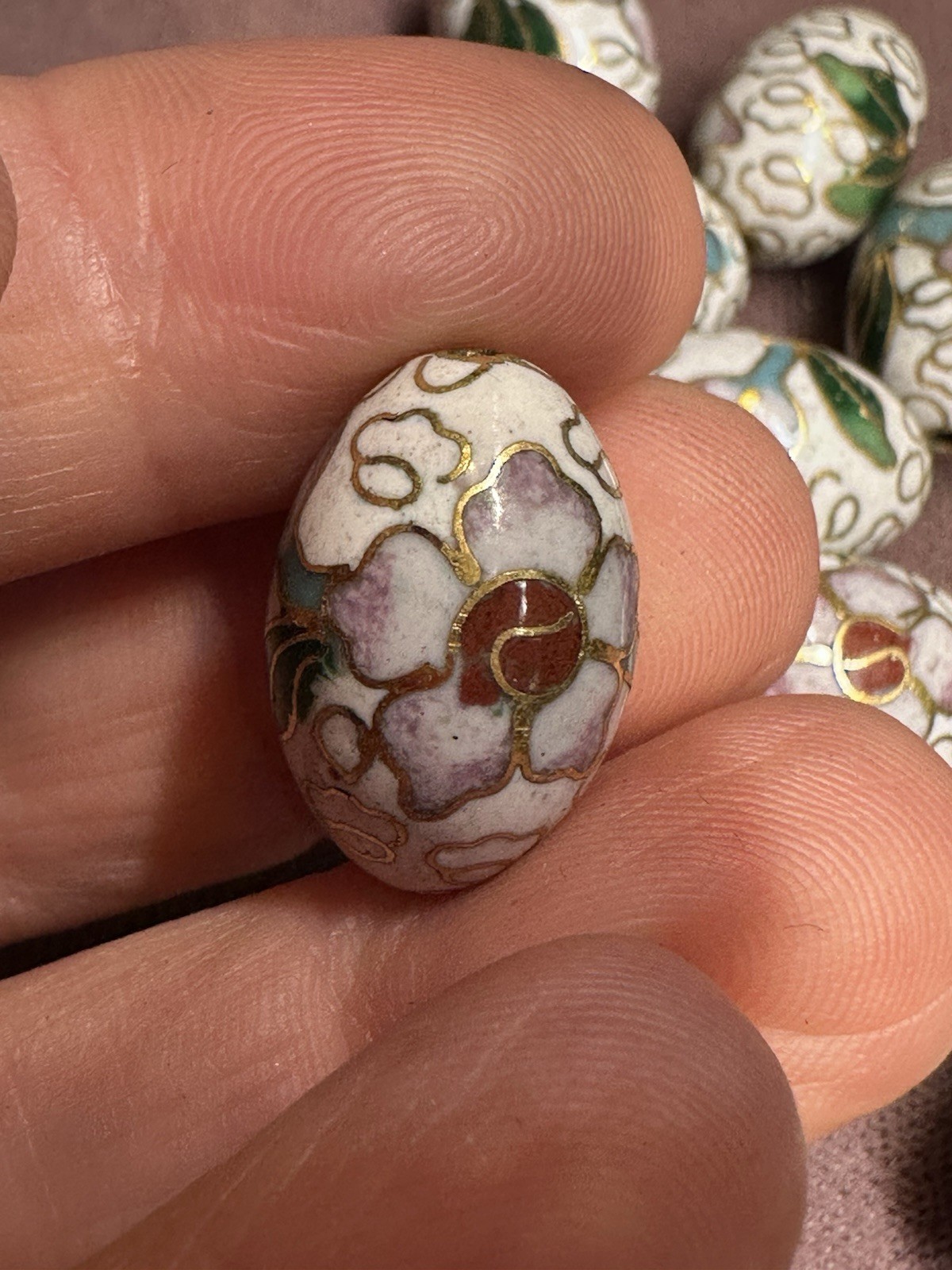 ONE Vintage White Chinese Enamel Cloisonné Bead Flowers Oval 18mm x 12mm